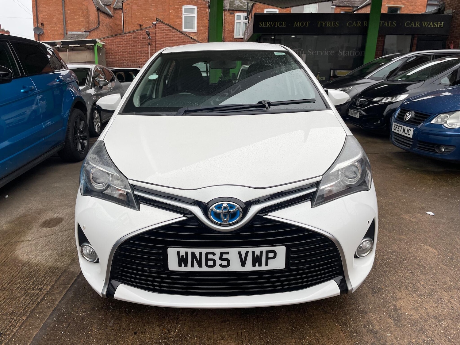 Used Toyota Yaris 2015 for sale - 77611749: Photo 2