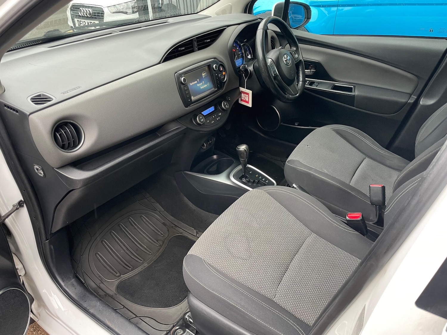 Used Toyota Yaris 2015 for sale - 77611749: Photo 20