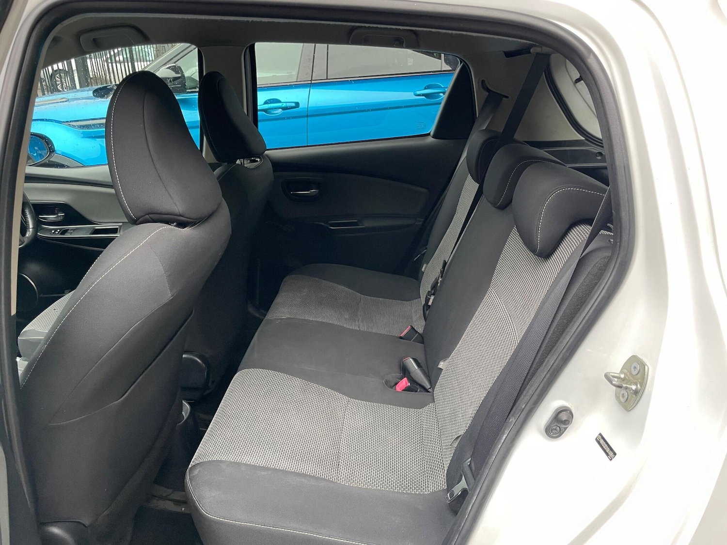 Used Toyota Yaris 2015 for sale - 77611749: Photo 24