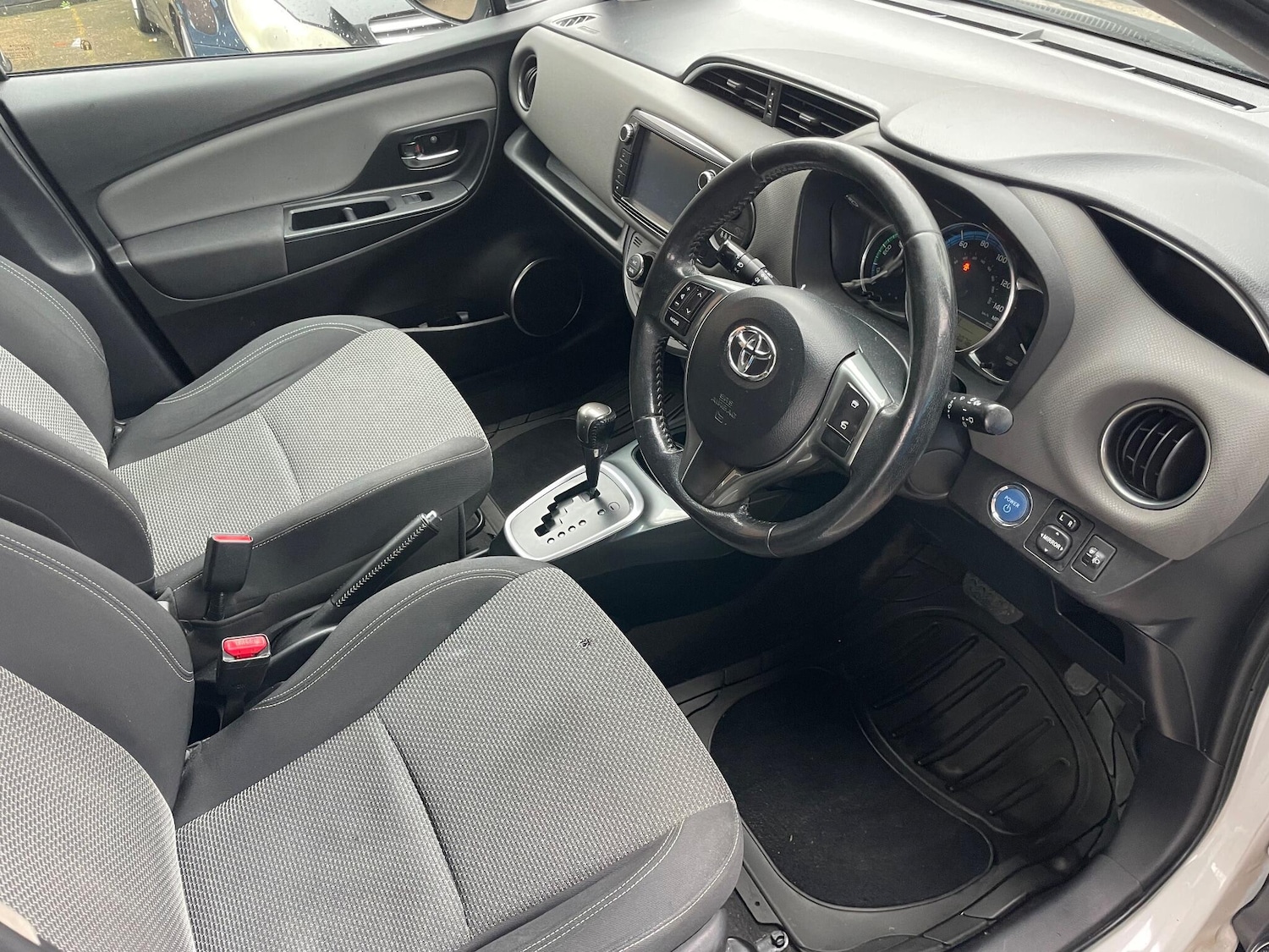 Used Toyota Yaris 2015 for sale - 77611749: Photo 28