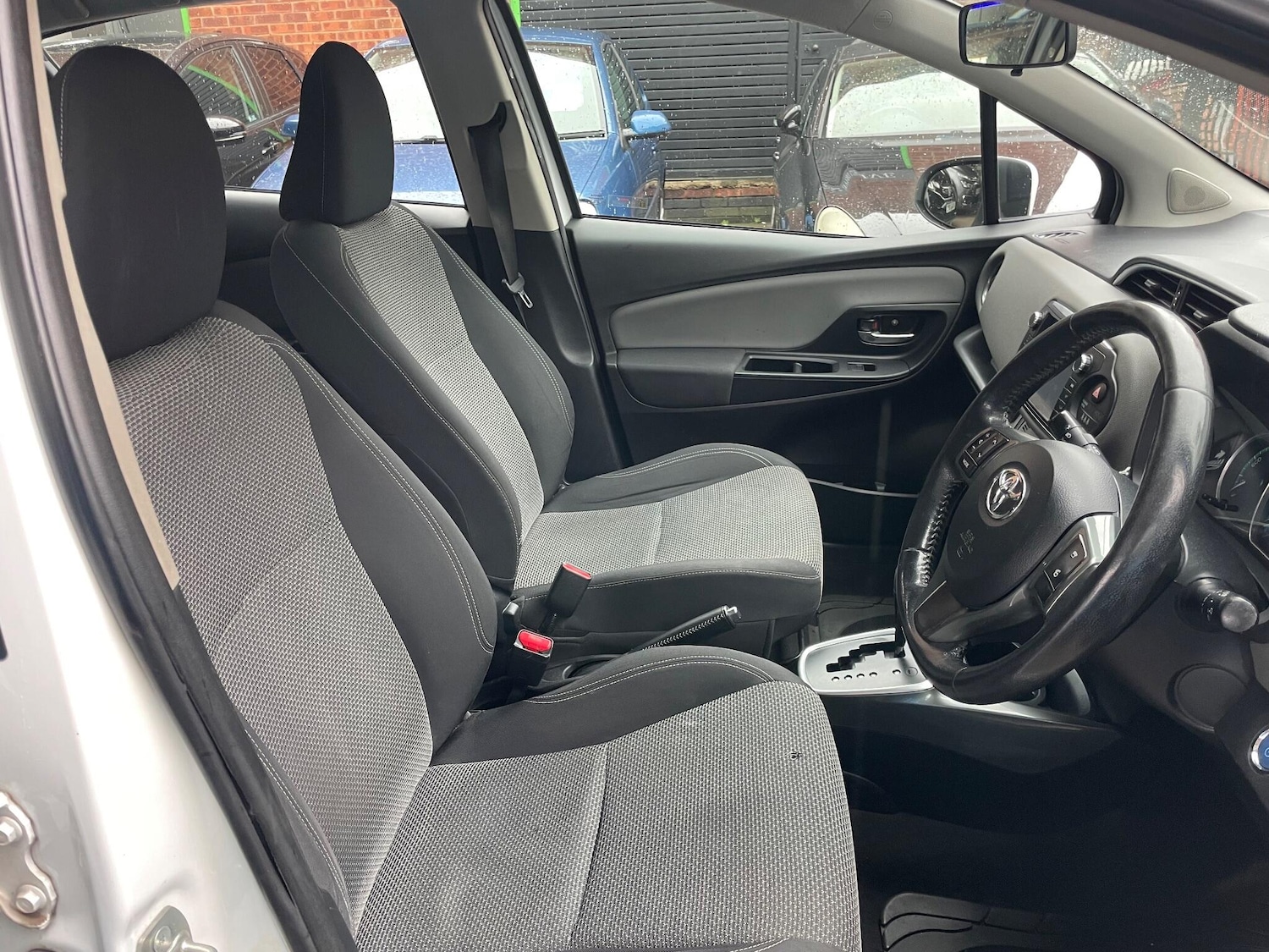 Used Toyota Yaris 2015 for sale - 77611749: Photo 29