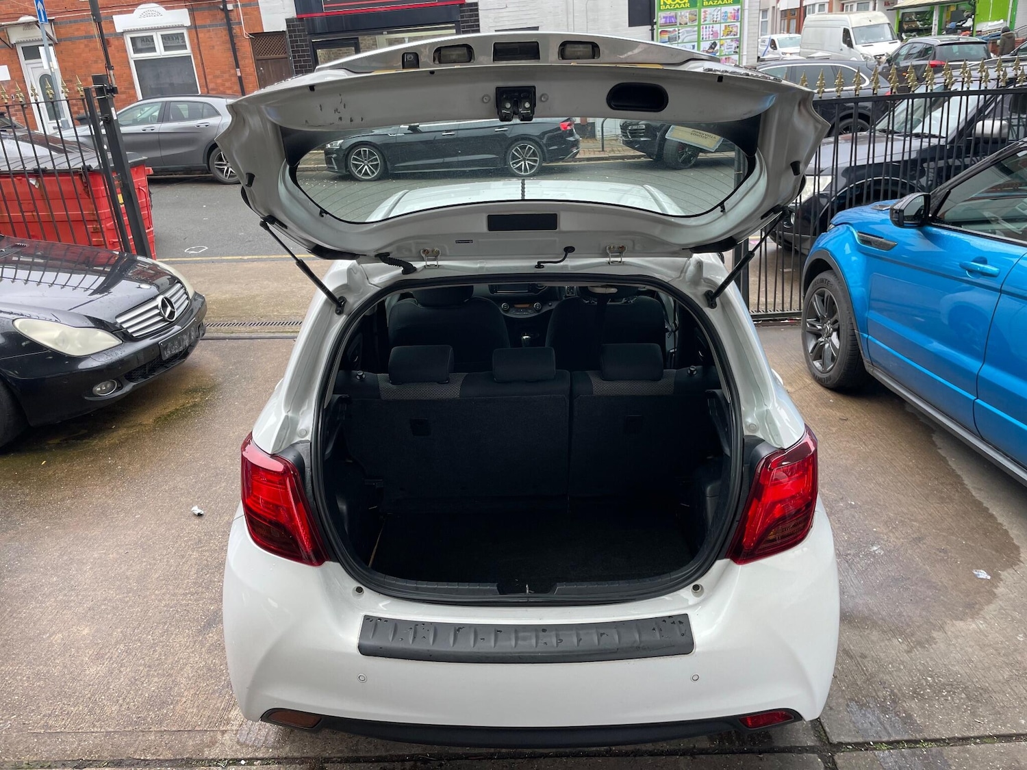 Used Toyota Yaris 2015 for sale - 77611749: Photo 33