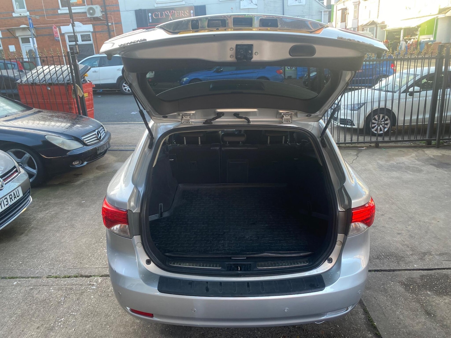 Used Toyota Avensis 2012 for sale - 76781207: Photo 19