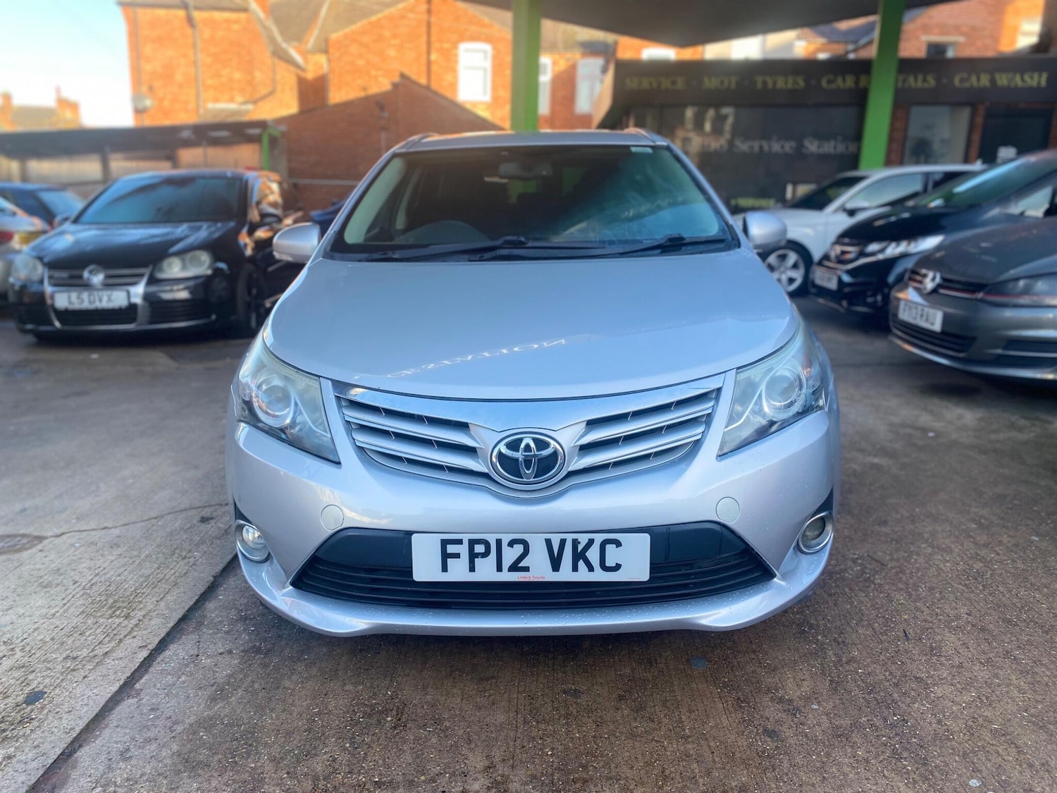 Used Toyota Avensis 2012 for sale - 76781207: Photo 2