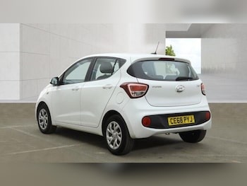 Used Hyundai i10 2018 for sale - 78561707: Photo