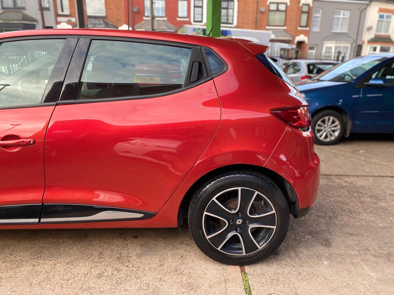 Used Renault Clio 2015 for sale - 76472210: Photo 12