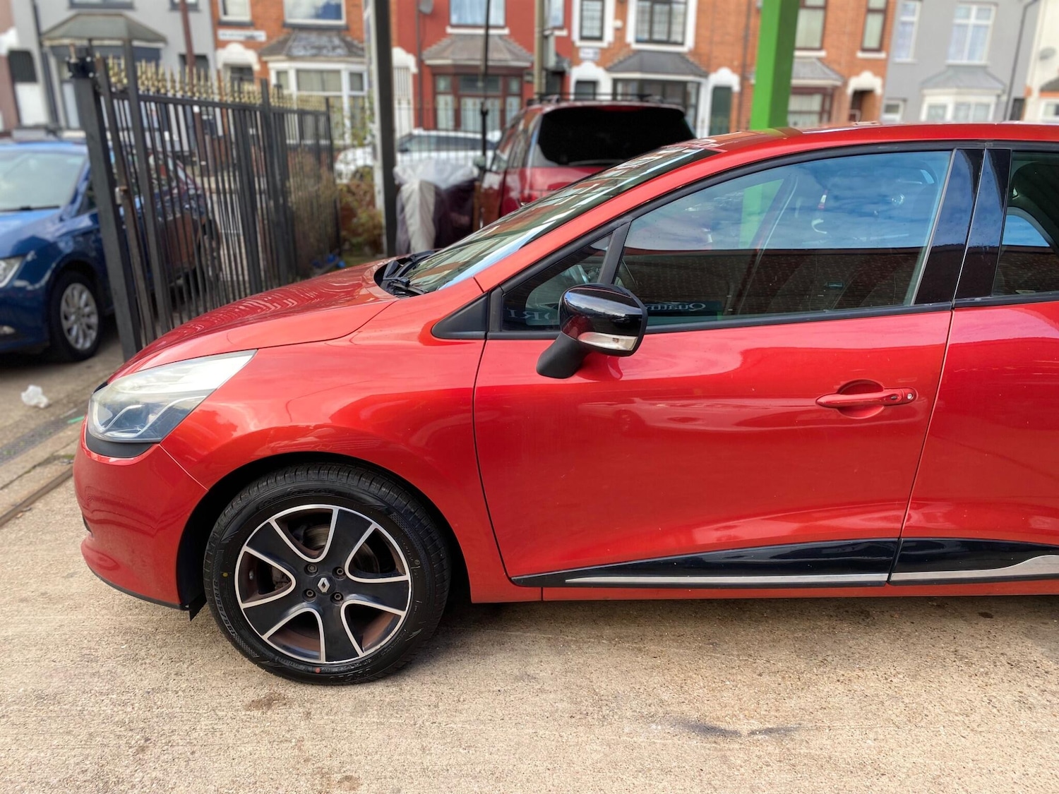 Used Renault Clio 2015 for sale - 76472210: Photo 13