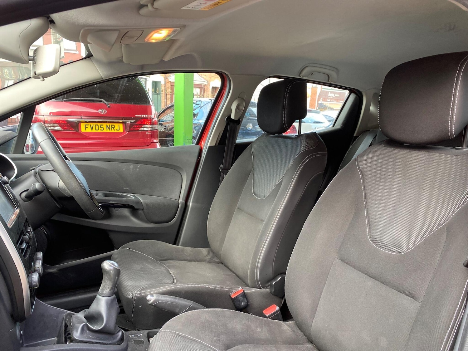 Used Renault Clio 2015 for sale - 76472210: Photo 17