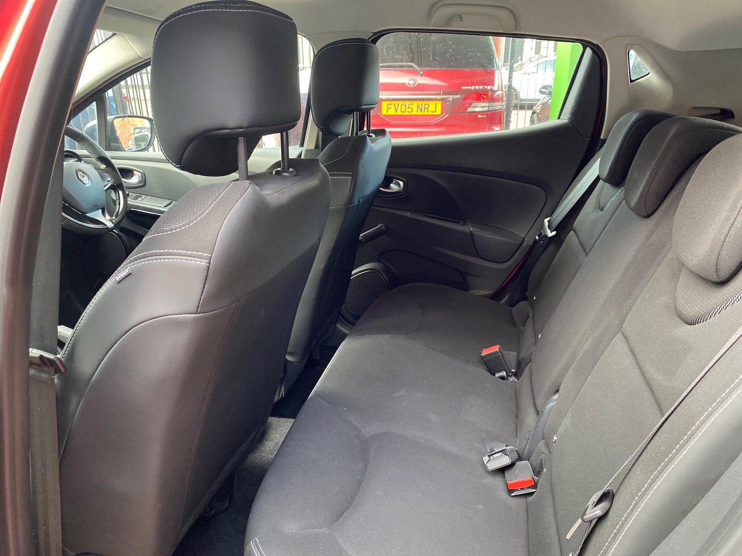 Used Renault Clio 2015 for sale - 76472210: Photo 19