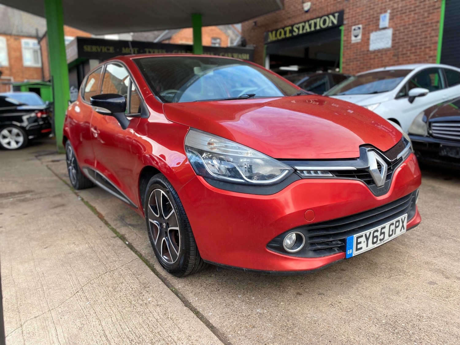 Used Renault Clio 2015 for sale - 76472210: Photo 4