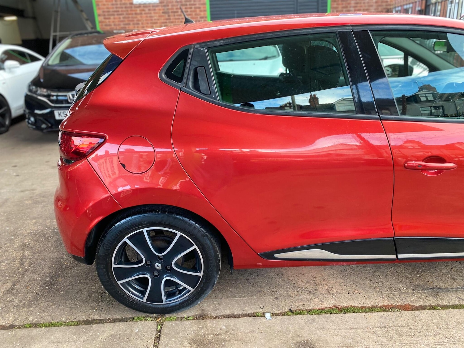 Used Renault Clio 2015 for sale - 76472210: Photo 7