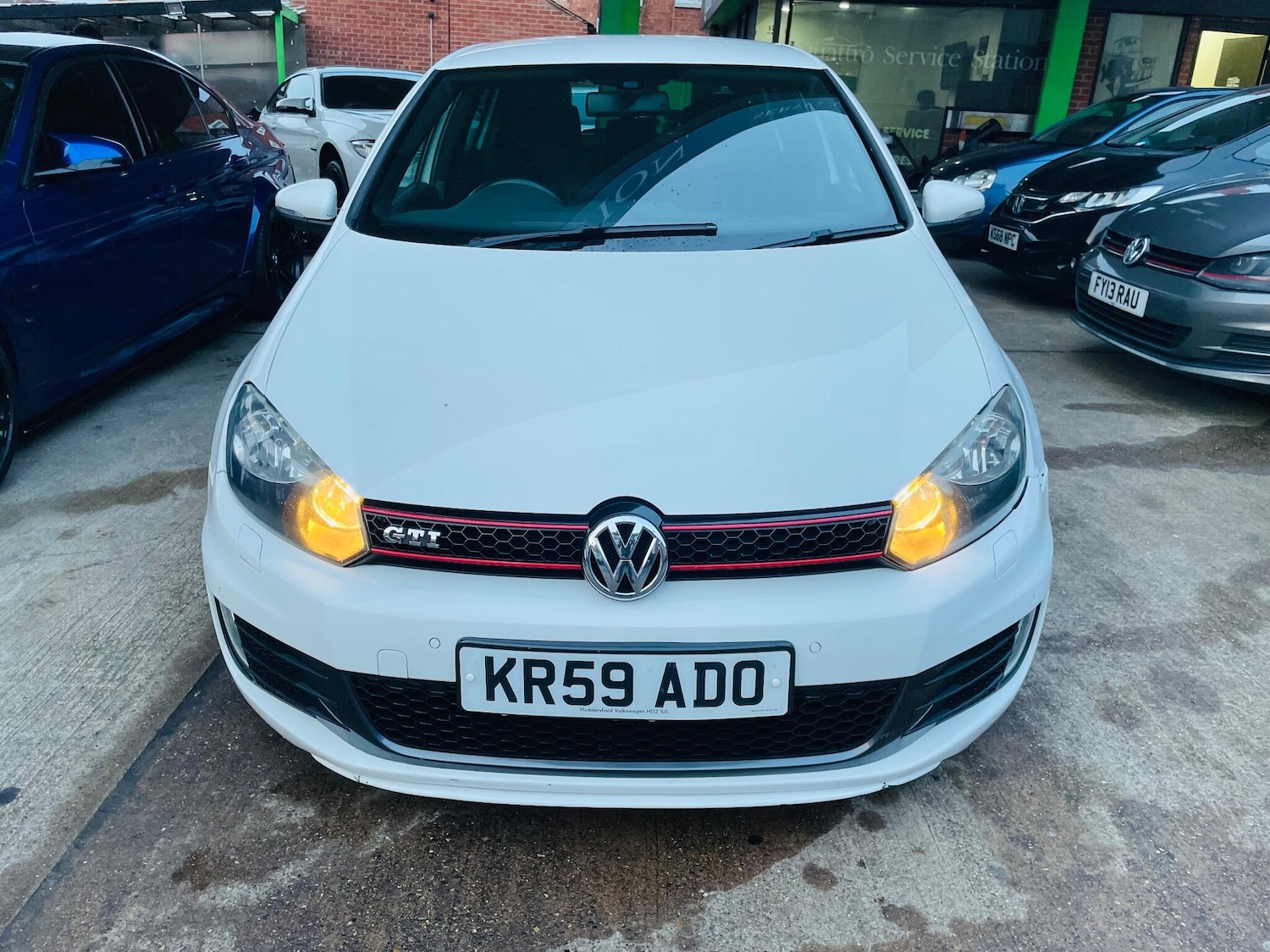 Used Volkswagen Golf 2009 for sale - 77175780: Photo 2