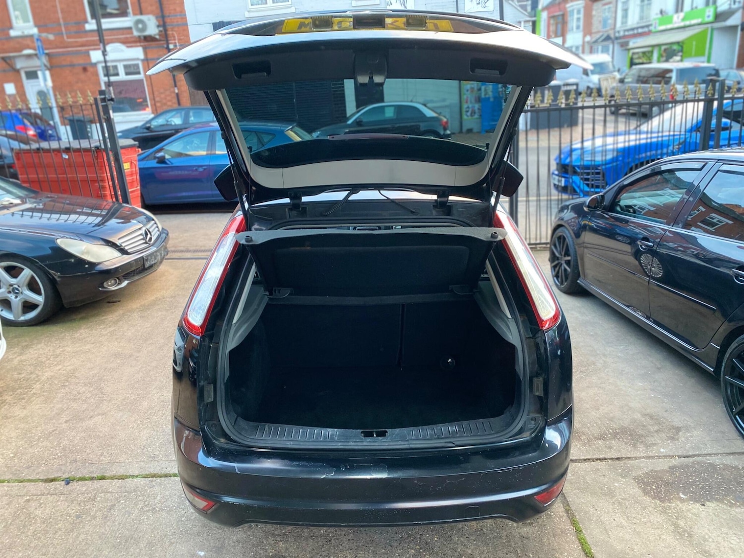 Used Ford Focus 2009 for sale - 76397945: Photo 19