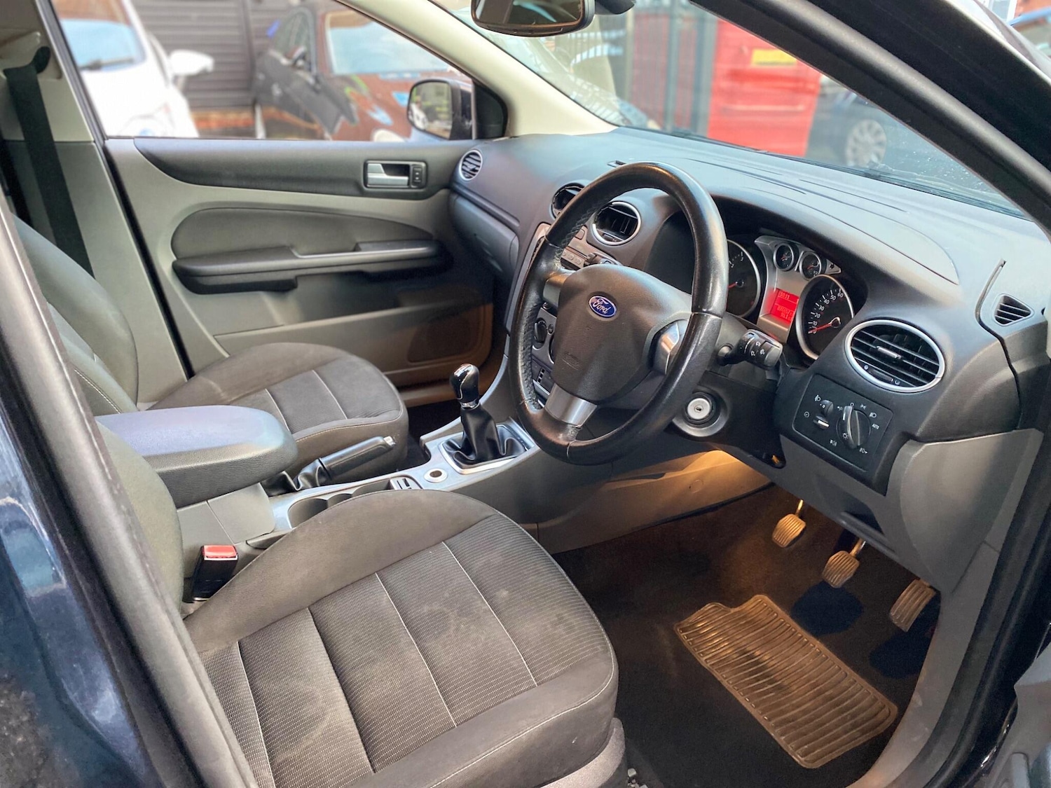 Used Ford Focus 2009 for sale - 76397945: Photo 21