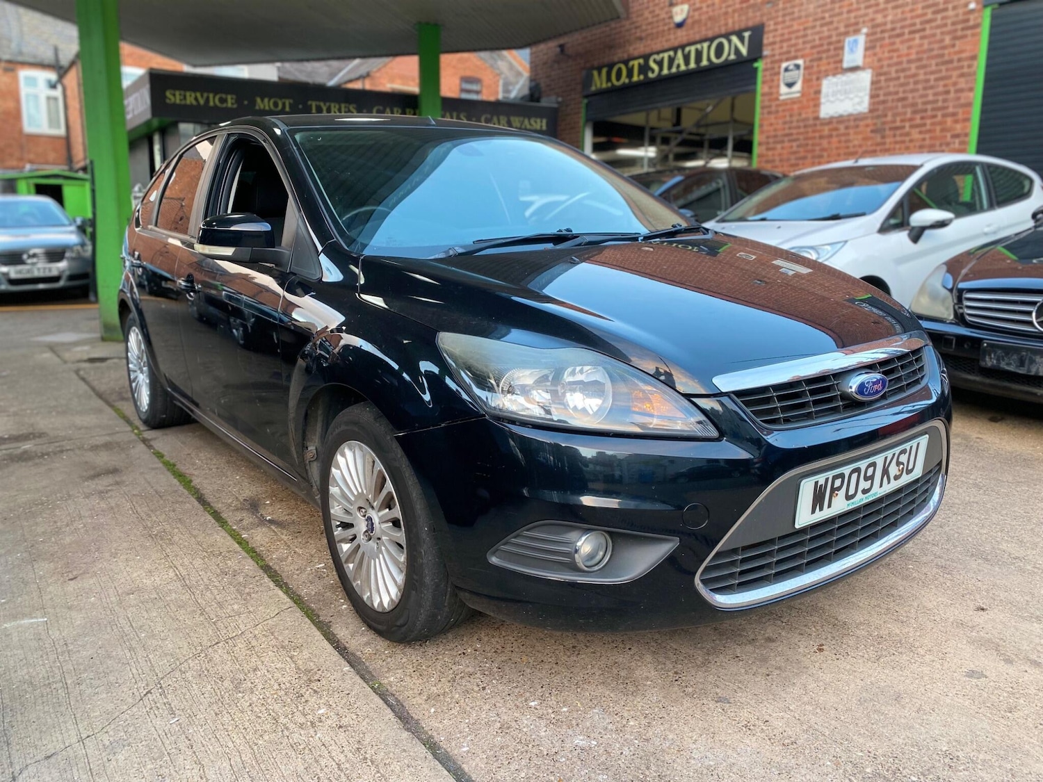 Used Ford Focus 2009 for sale - 76397945: Photo 4