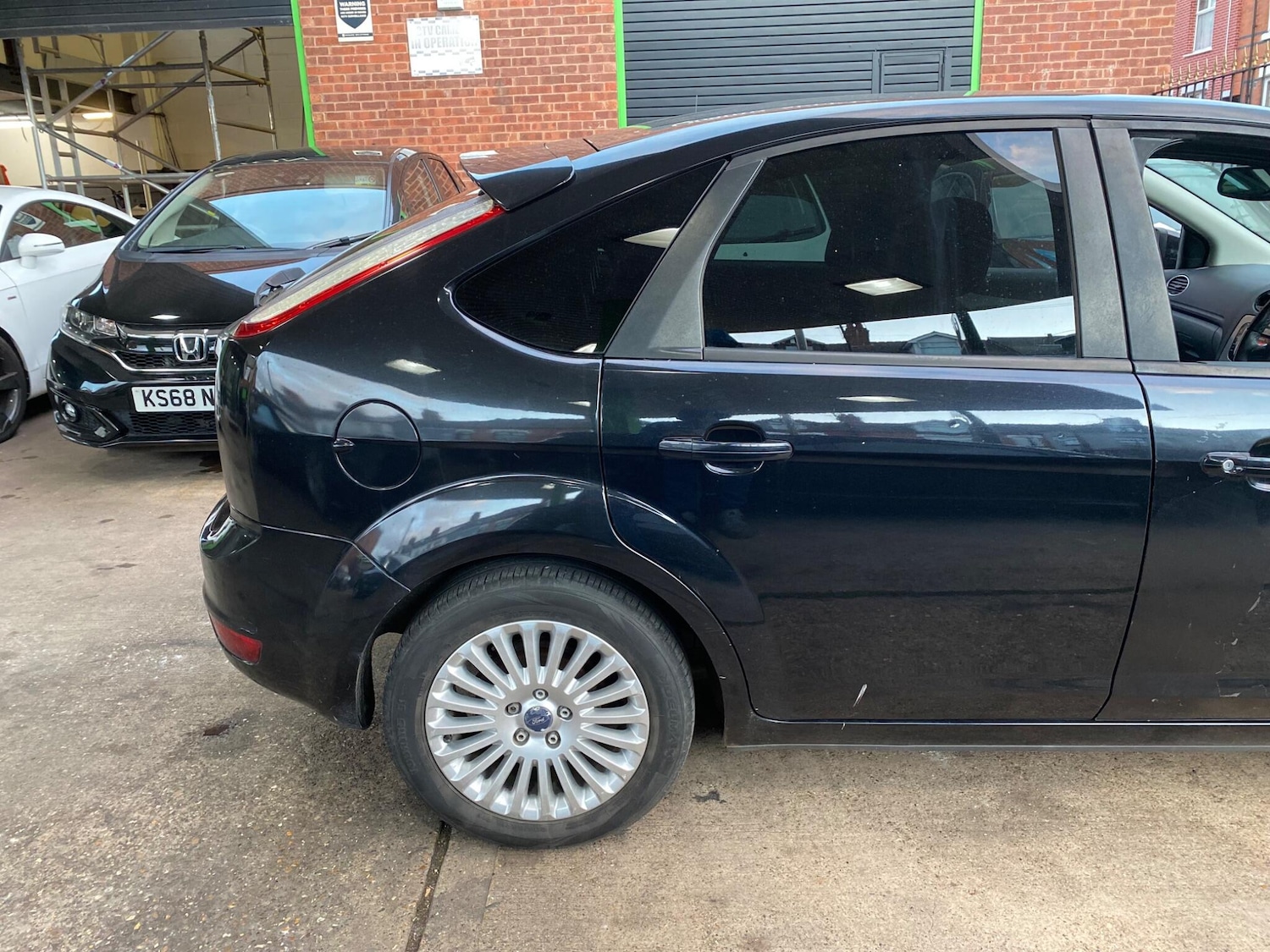 Used Ford Focus 2009 for sale - 76397945: Photo 8