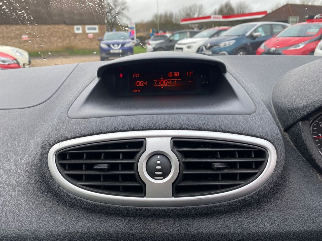 Used Renault Clio 2011 for sale - 77551508: Photo 22