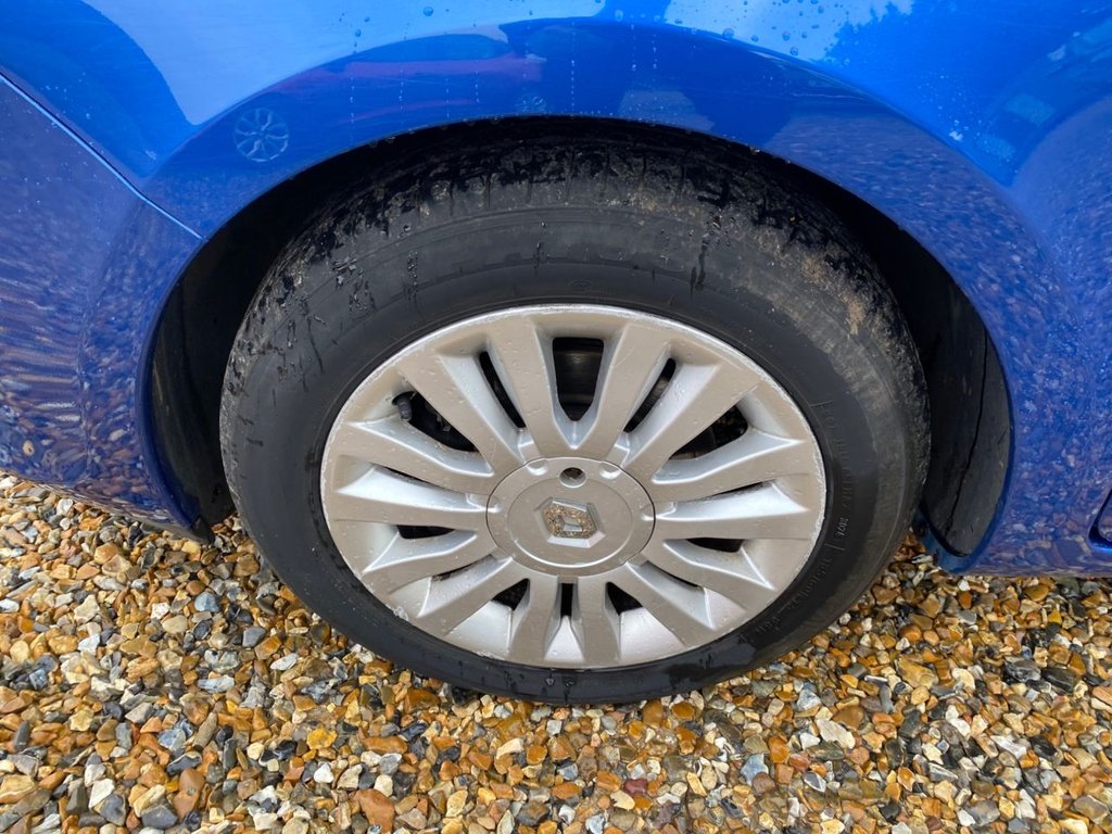 Used Renault Clio 2011 for sale - 77551508: Photo 31