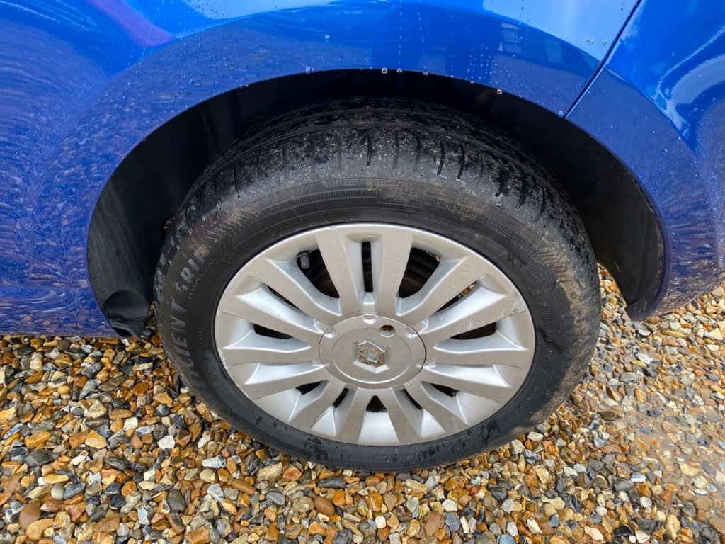 Used Renault Clio 2011 for sale - 77551508: Photo 32