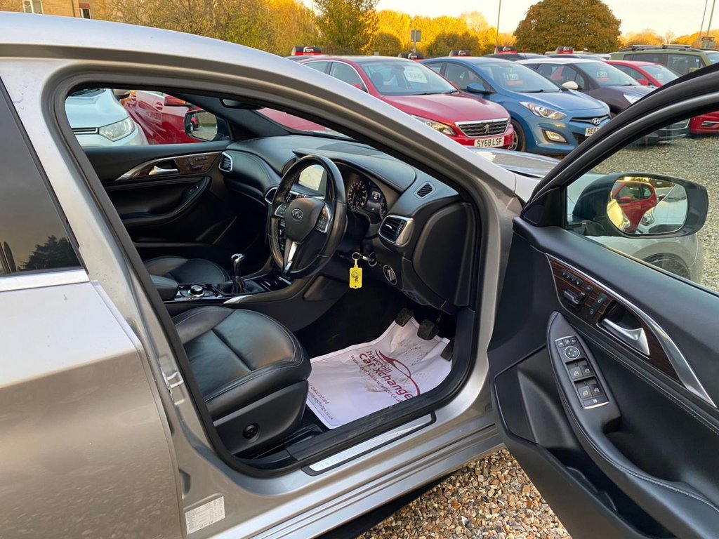 Used Infiniti Q30 2017 for sale - 76609044: Photo 11