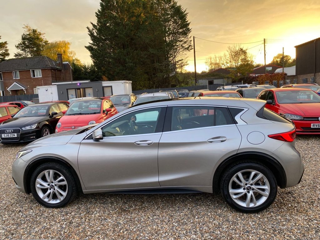 Used Infiniti Q30 2017 for sale - 76609044: Photo 8