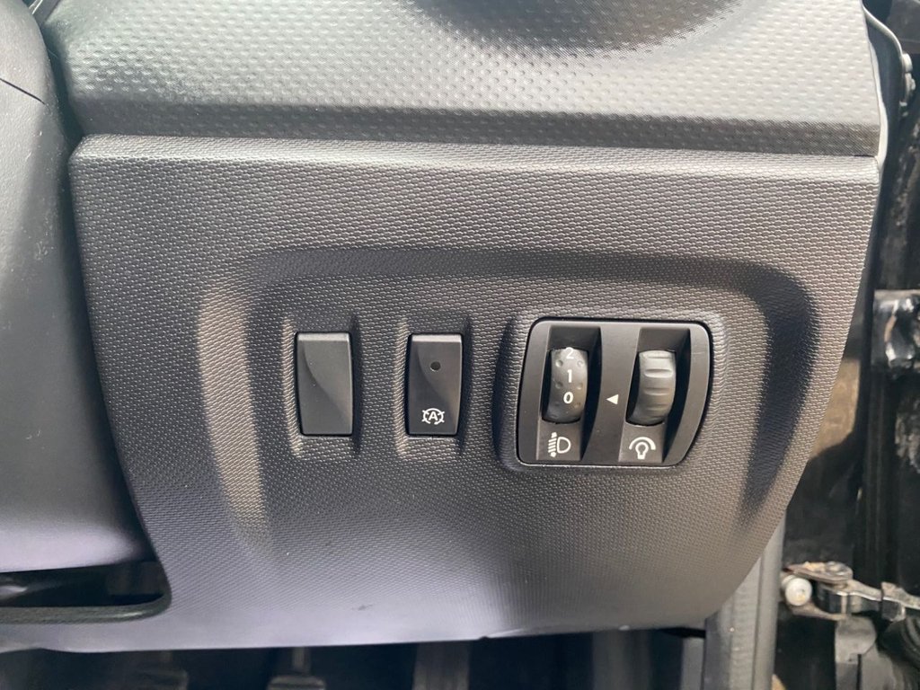 Used Renault Captur 2015 for sale - 77551505: Photo 32