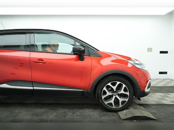 Used Renault Captur 2019 for sale - 79422554: Photo