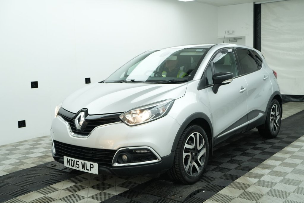 Used Renault Captur 2015 for sale - 78128856: Photo 2