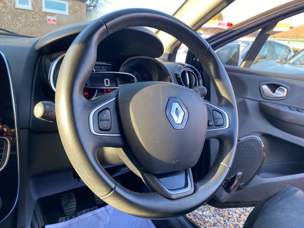 Used Renault Clio 2018 for sale - 76604528: Photo 22