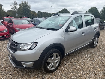 Used Dacia Sandero Stepway 2015 for sale - 76758635: Photo