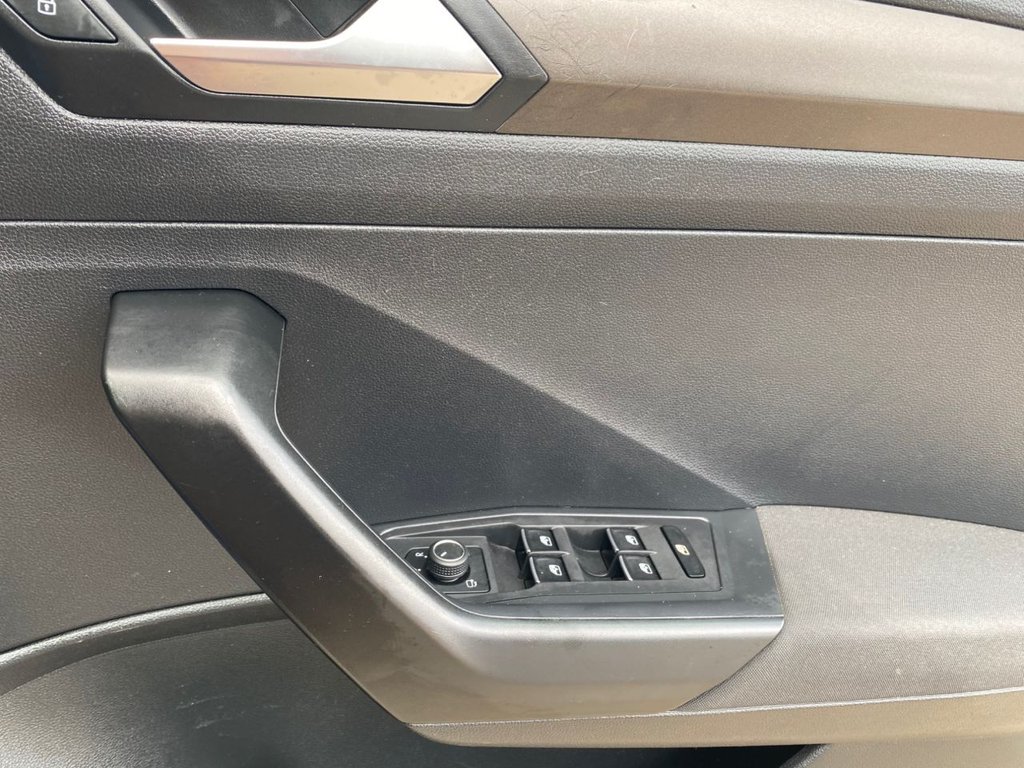 Used Volkswagen T-Roc 2018 for sale - 76609028: Photo 30