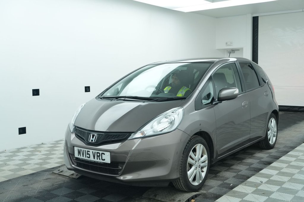 Used Honda Jazz 2015 for sale - 77594404: Photo 2