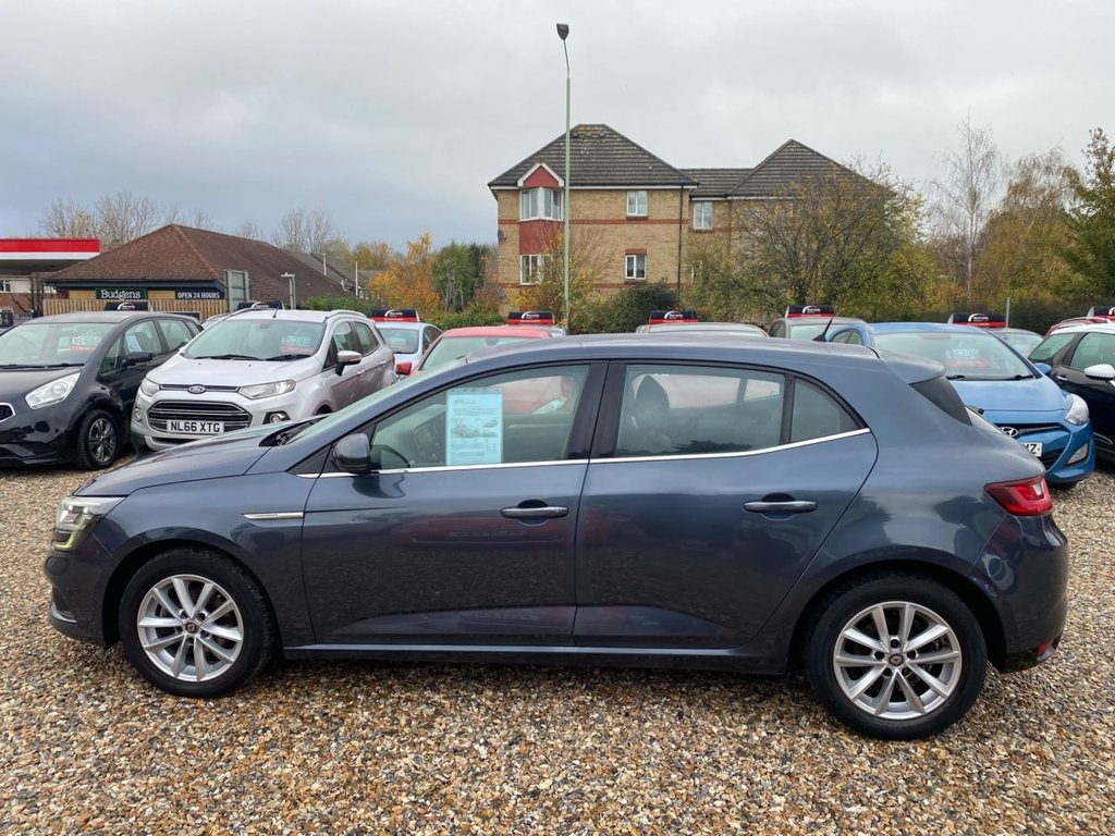 Used Renault Megane 2018 for sale - 76609057: Photo 8