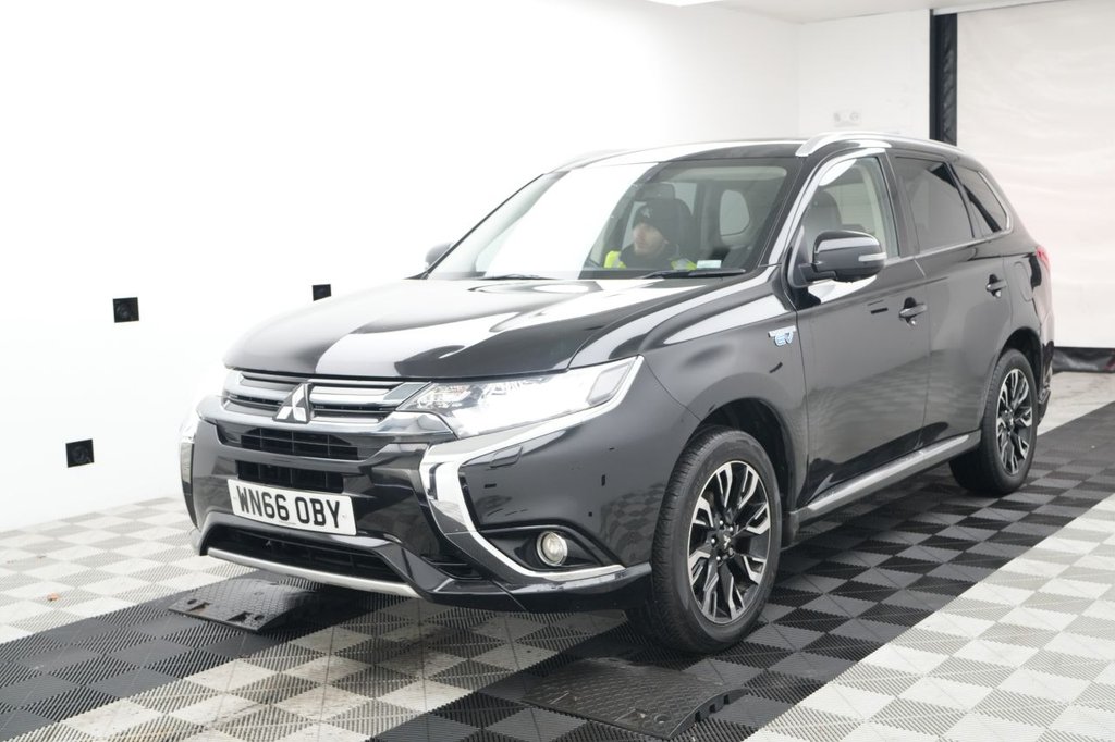 Used Mitsubishi Outlander 2016 for sale - 77241632: Photo 2