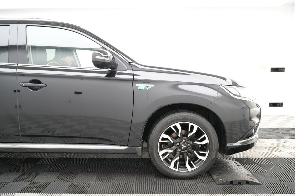 Used Mitsubishi Outlander 2016 for sale - 77241632: Photo 3