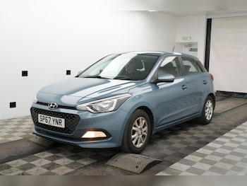 Used Hyundai i20 2017 for sale - 76609051: Photo