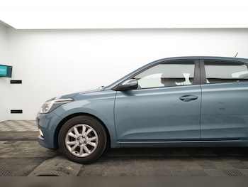 Used Hyundai i20 2017 for sale - 76609051: Photo