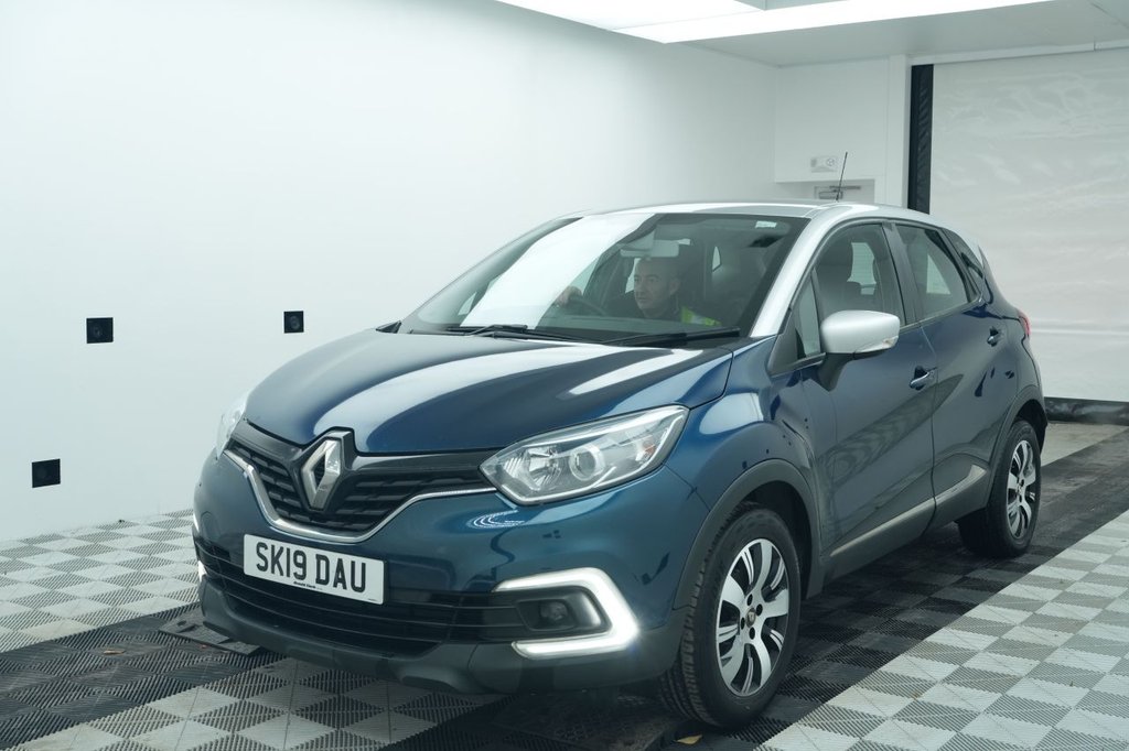 Used Renault Captur 2019 for sale - 77171800: Photo 2