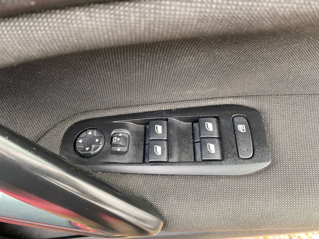 Used Peugeot 308 2018 for sale - 76609015: Photo 36