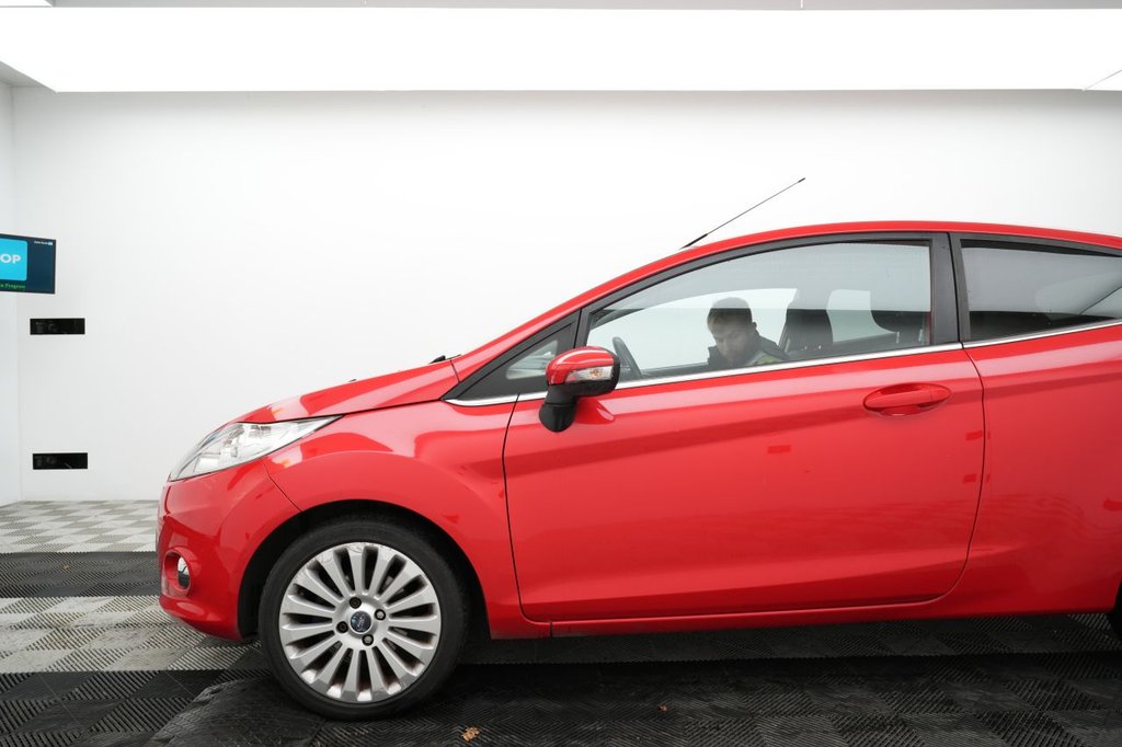 Used Ford Fiesta 2010 for sale - 76632374: Photo 4
