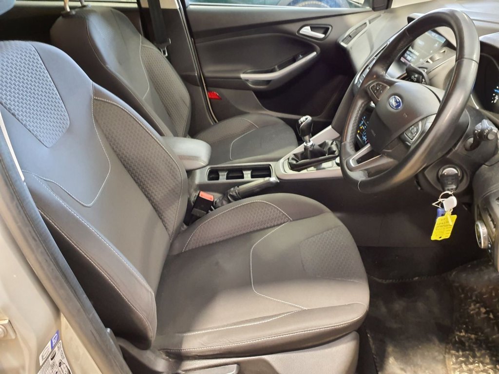 Used Ford Focus 2015 for sale - 78128836: Photo 10