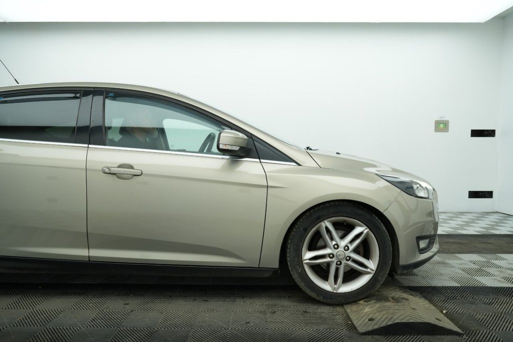 Used Ford Focus 2015 for sale - 78128836: Photo 3