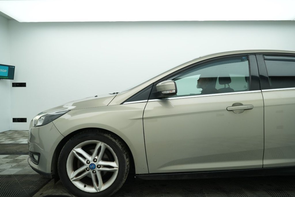 Used Ford Focus 2015 for sale - 78128836: Photo 4