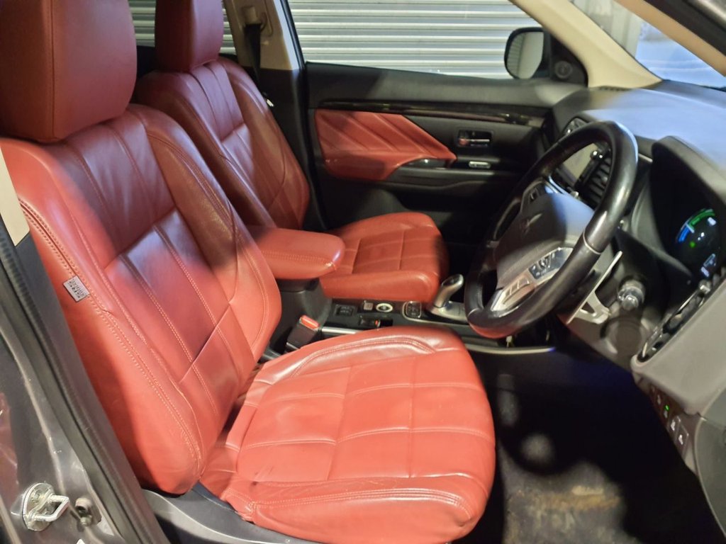 Used Mitsubishi Outlander 2017 for sale - 77667066: Photo 11