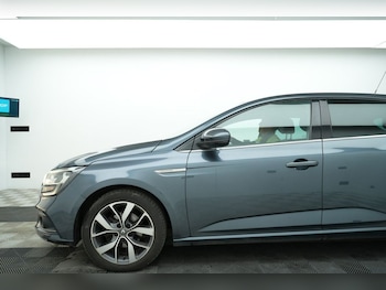 Used Renault Megane 2017 for sale - 78219295: Photo