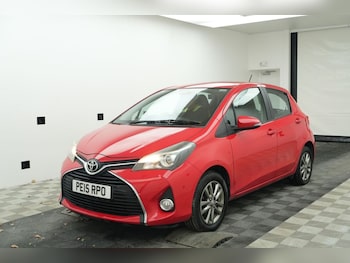 Used Toyota Yaris 2015 for sale - 79178147: Photo