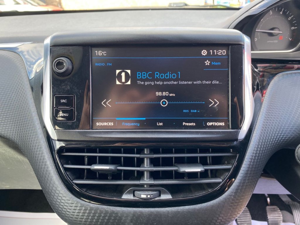 Used Peugeot 2008 2018 for sale - 76609041: Photo 25