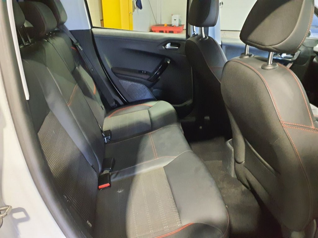 Used Peugeot 208 2018 for sale - 77026861: Photo 11