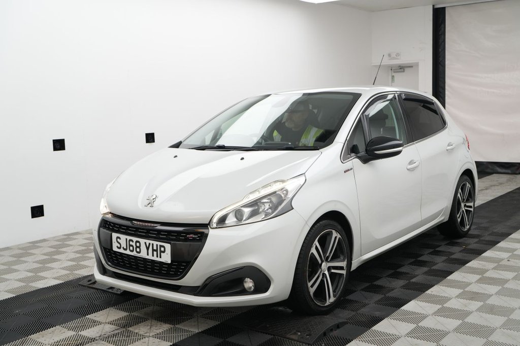 Used Peugeot 208 2018 for sale - 77026861: Photo 2