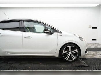 Used Peugeot 208 2018 for sale - 77026861: Photo